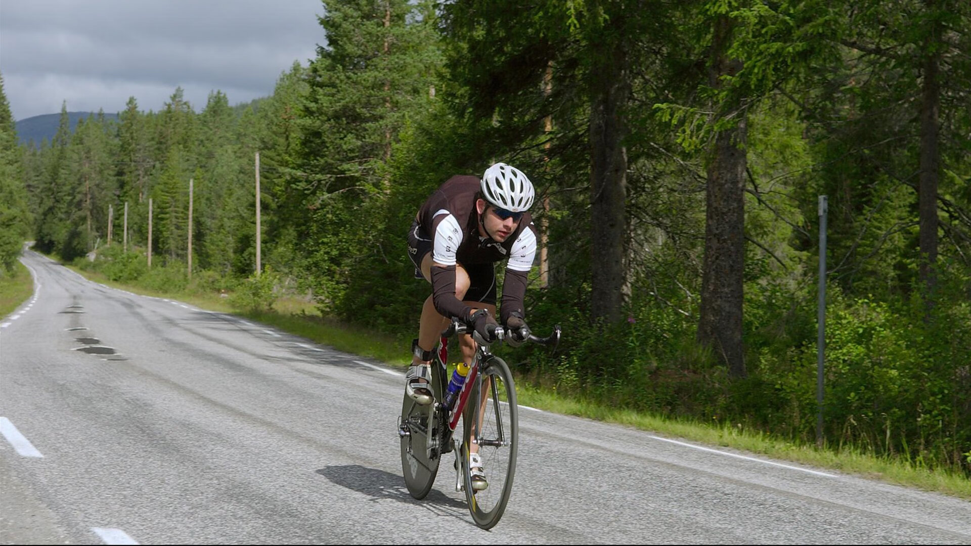 曼联在主场获胜,积分榜上升为第二